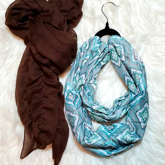 Bundle of two scarves blue/gray and brown - Picture 1 of 7